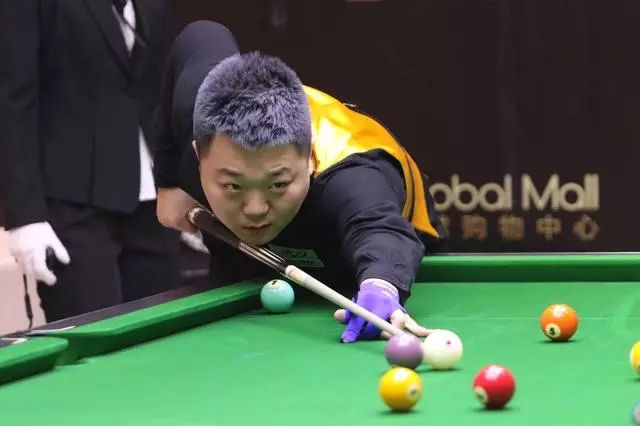 每当球队陷 每当球队陷