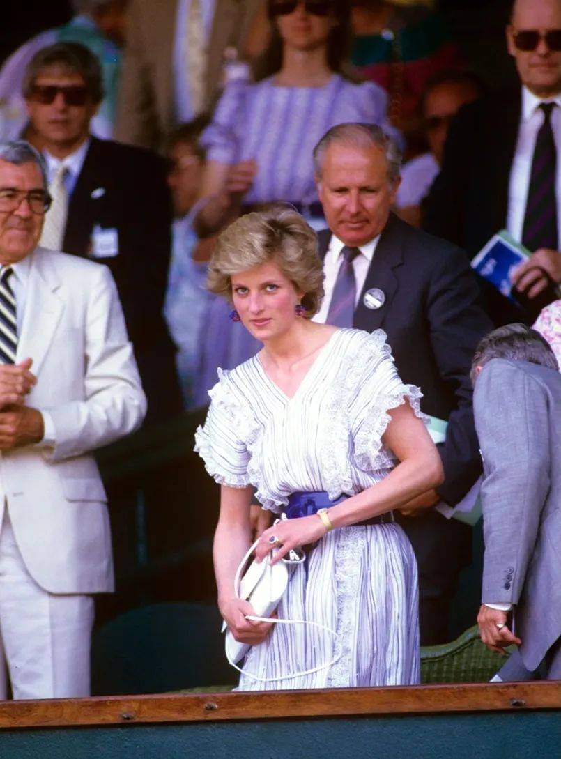 都成为她在 都成为她在