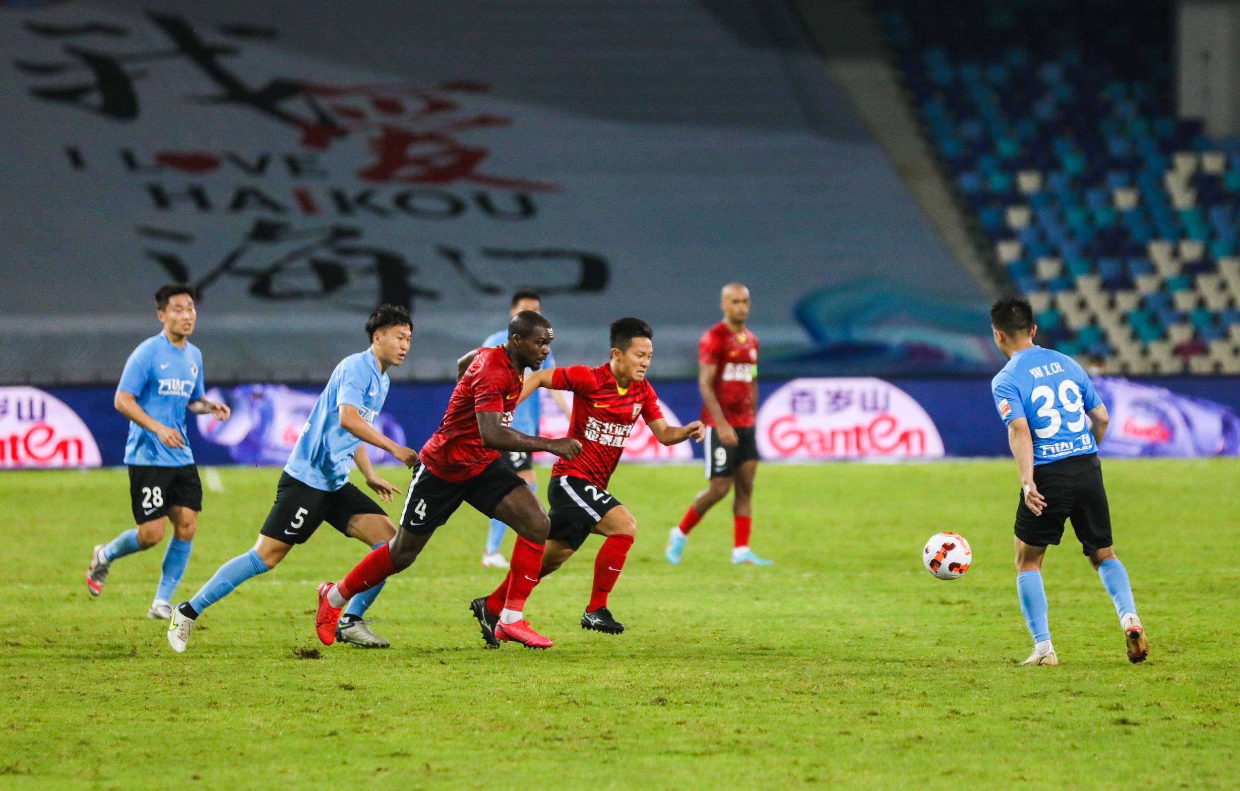 并通过根据 并通过根据