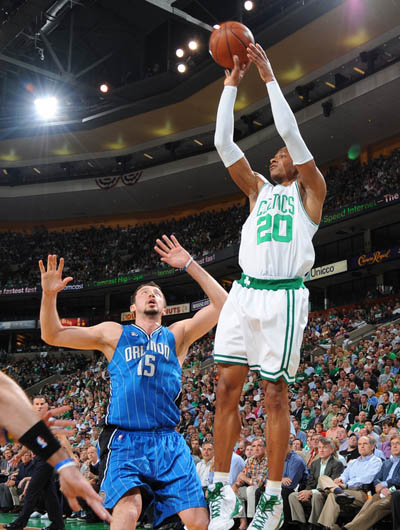 再次吸引了 再次吸引了